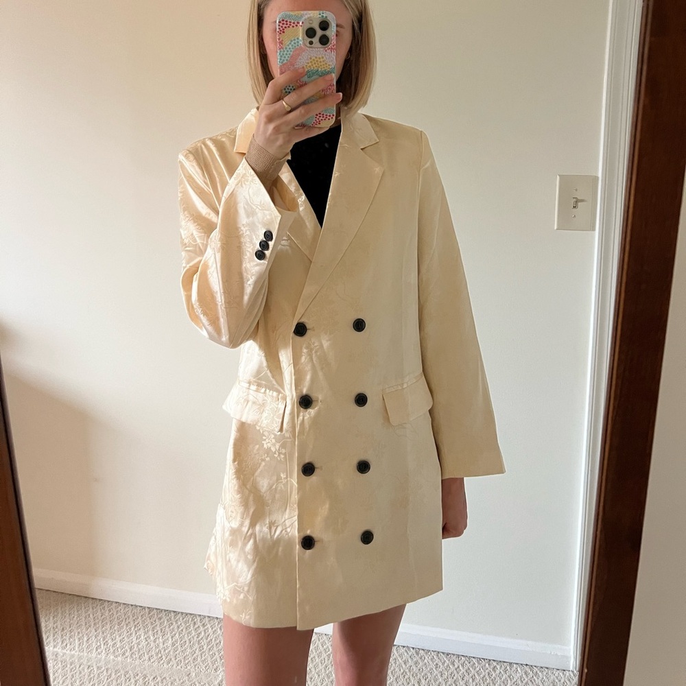 Elegant Cream Double-Breasted Women's Coat